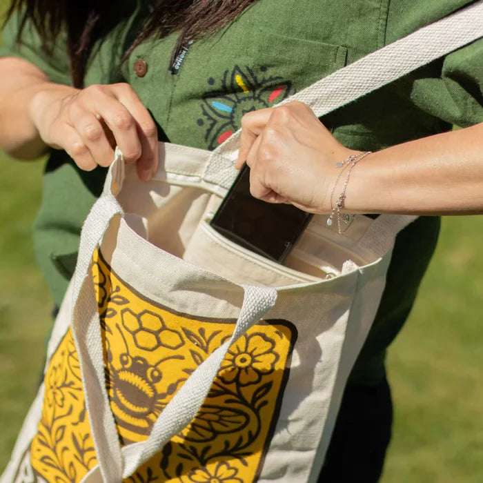 Bolsa Tote Nomad Sari Icónico -BEE KIND - Natural