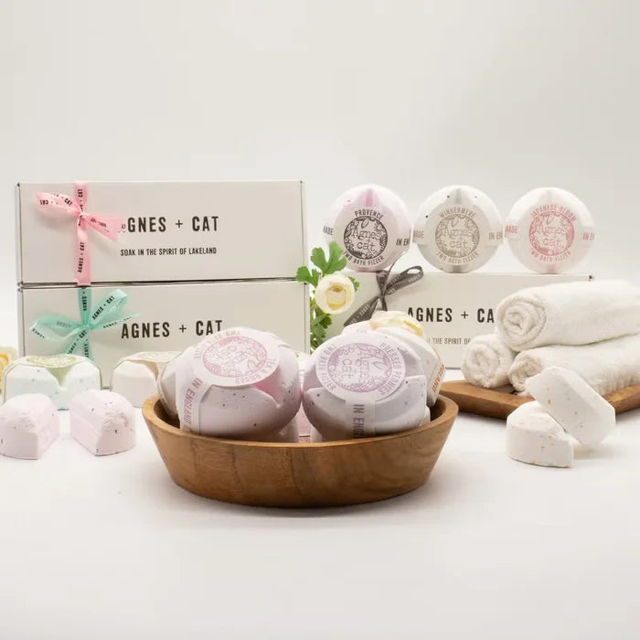 Conjunto de regalo de bombas de baño floral y cítricas de Agnes + Cat