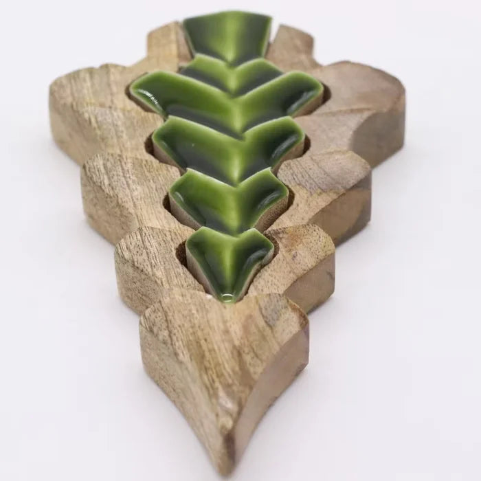 Decoración de madera Perdido en el Bosque – Pequeño Árbol dentro de un Árbol 15 × 10 cm