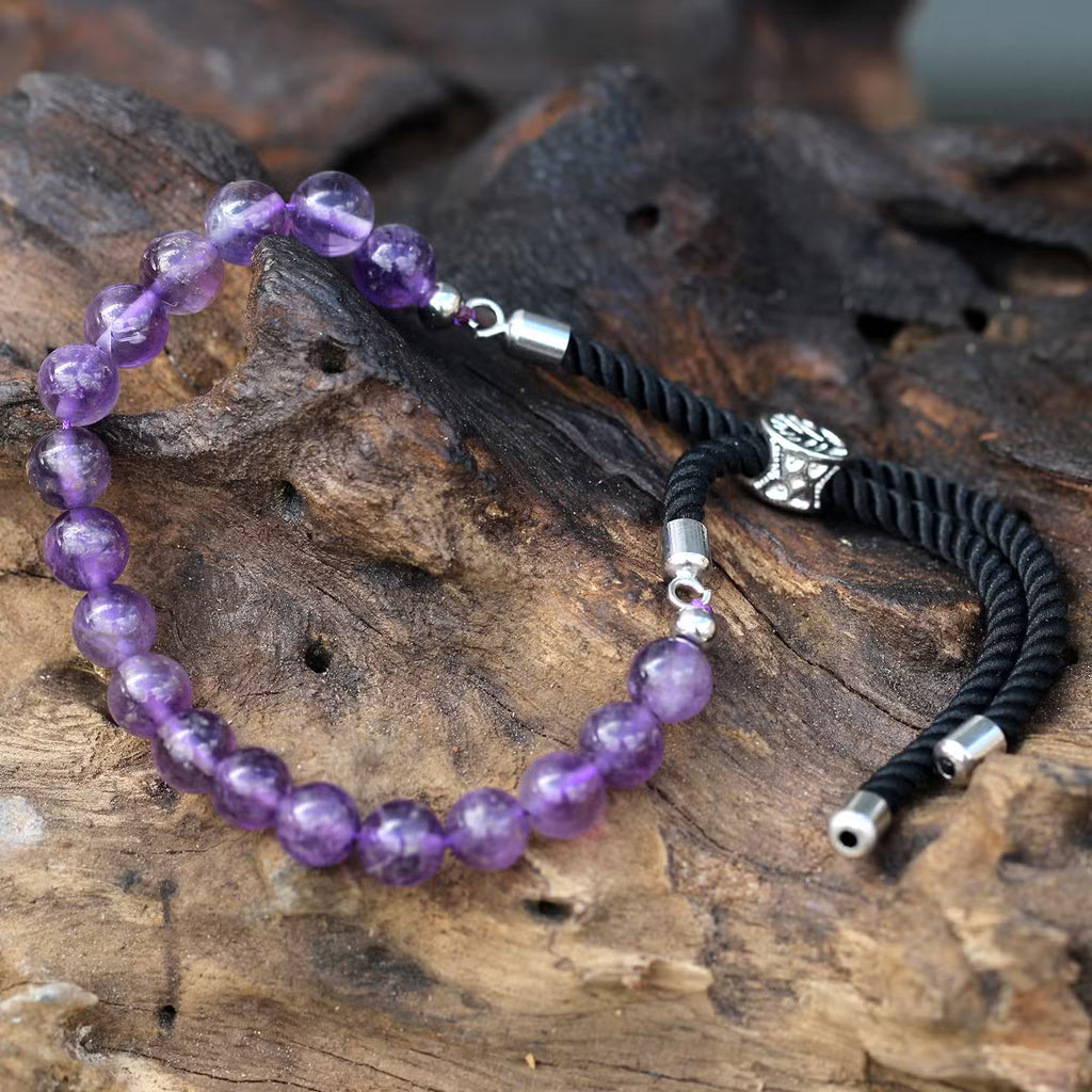 Pulsera de hilo negro de Amatistas