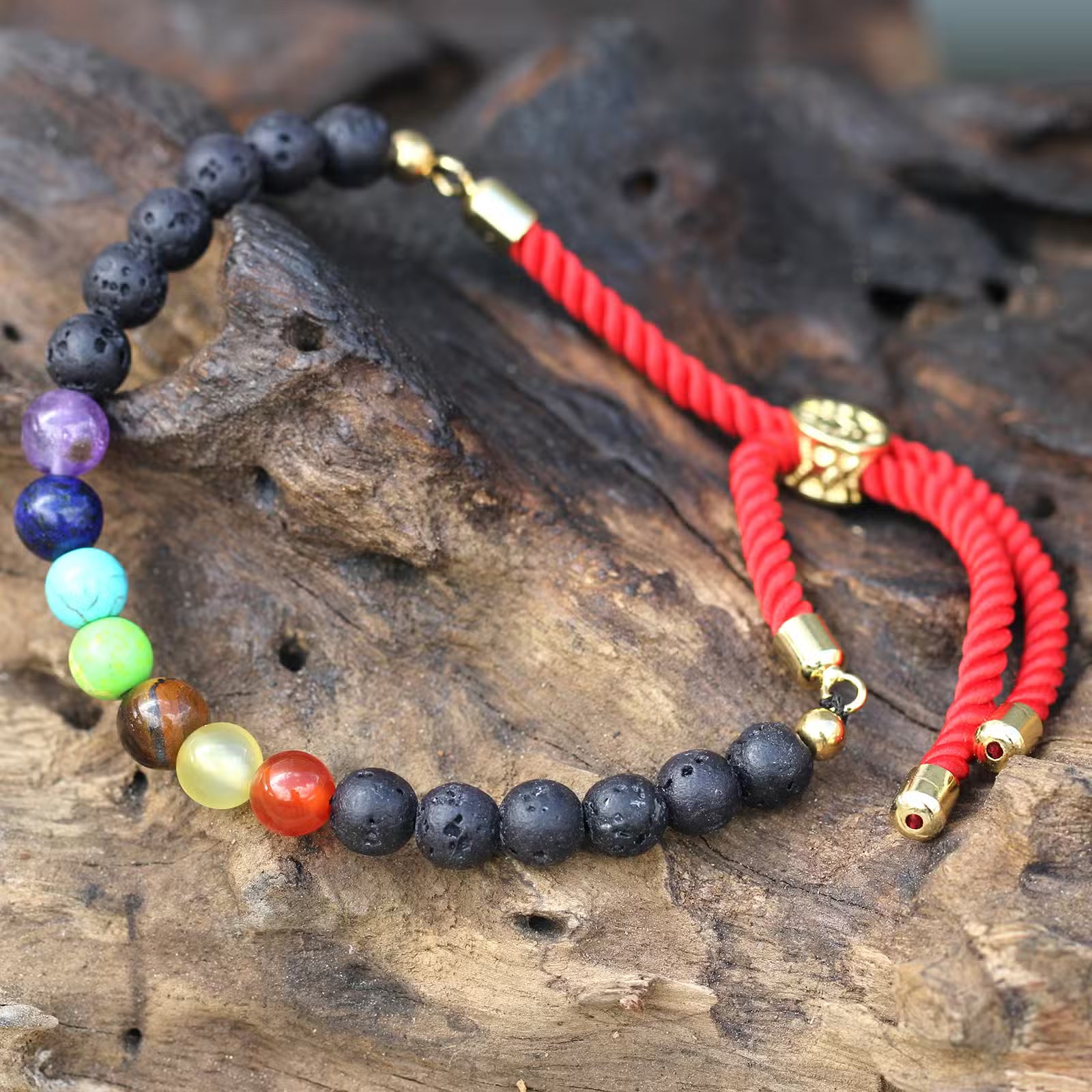 Pulsera de hilo rojo con Piedras Volcánicas